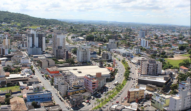 Em Criciúma foram 4,5 mil contratados e 3,8 mil demitidos em fevereiro / Arquivo / 4oito